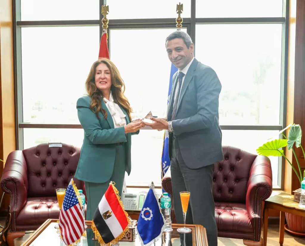 محافظ السويس يبحث مع السفيرة الأمريكية التعاون المشترك 4 - جريدة الجمهورية IMG 20250917 WA0017 - جريدة الجمهورية