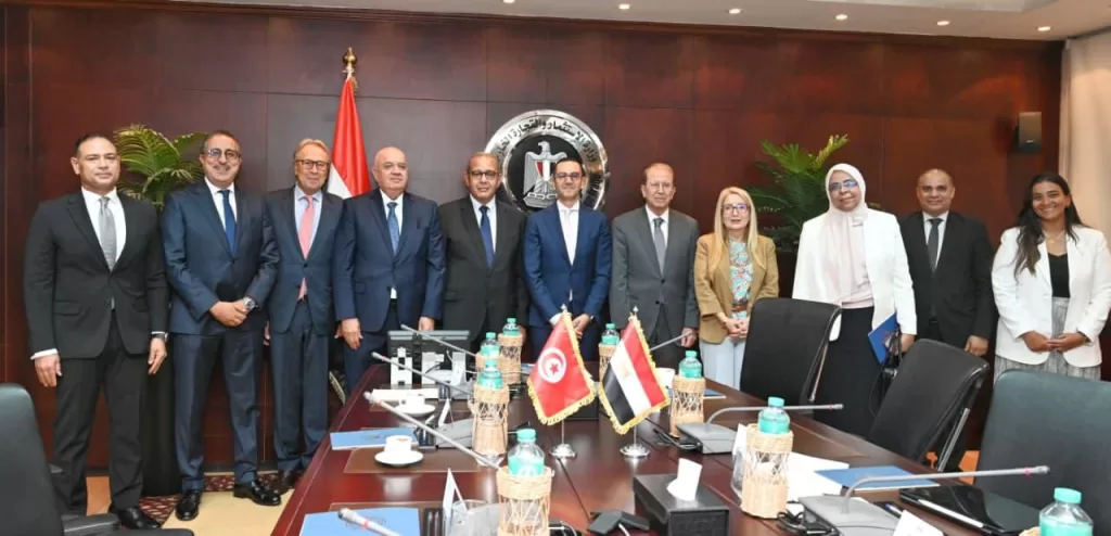 وزير الاستثمار والتجارة الخارجية يبحث مع رئيس الاتحاد التونسي للصناعة سبل تعزيز التعاون المشترك 4 - جريدة الجمهورية WhatsApp Image 2025 09 11 at 1.24.01 AM - جريدة الجمهورية