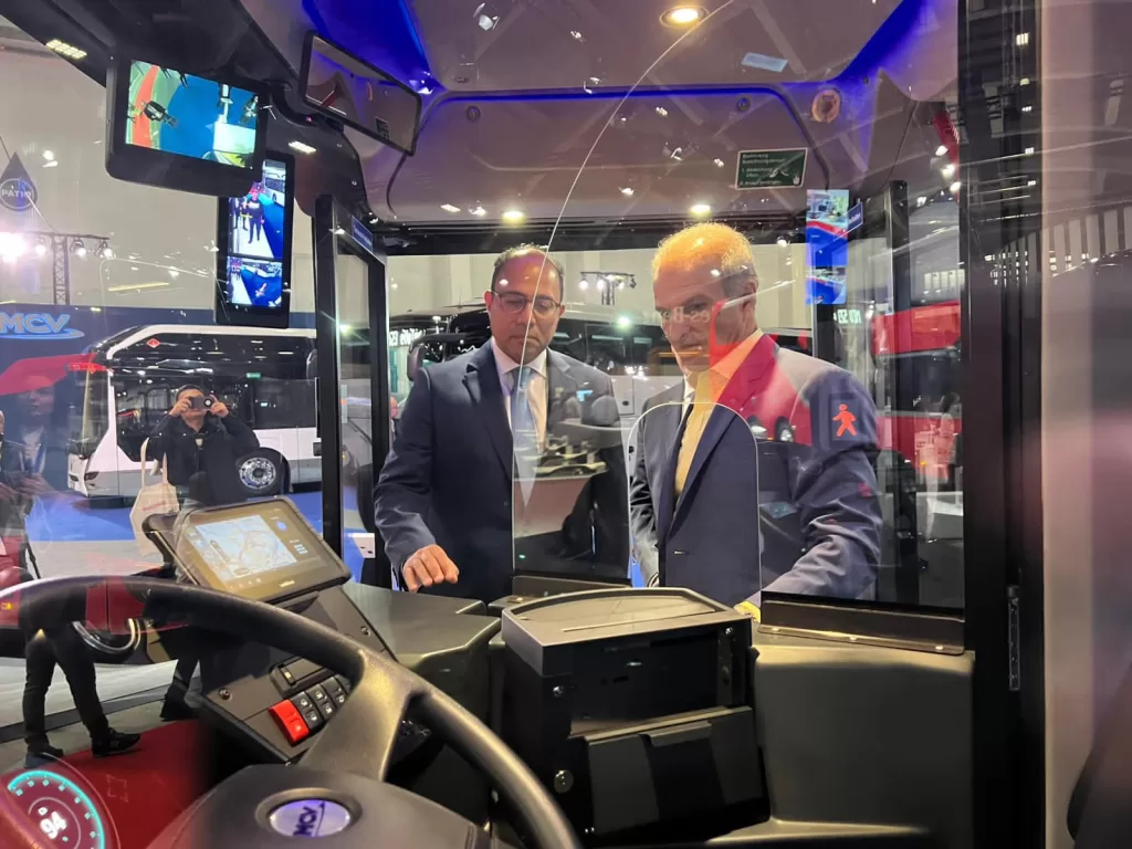 السفير أحمد أبو زيد يتفقد أجنحة الشركات المصرية المُشاركة في معرض "Busworld 2025" للحافلات في بروكسل 3 - جريدة الجمهورية IMG 20251005 WA0044 - جريدة الجمهورية