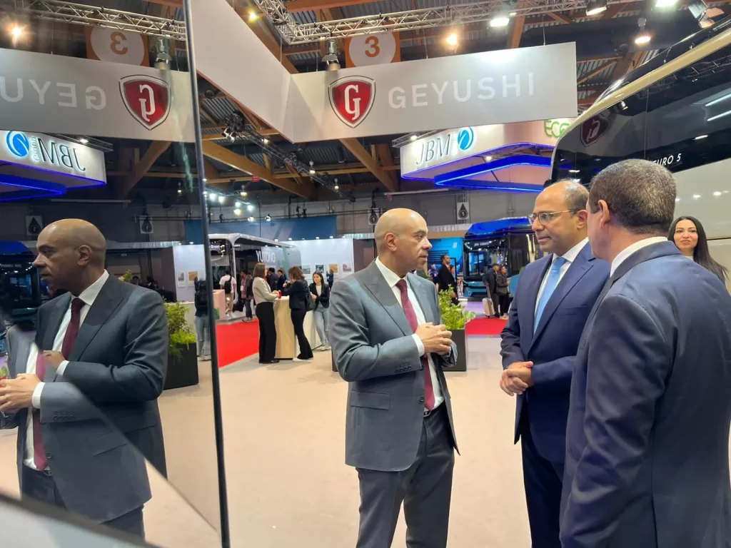 السفير أحمد أبو زيد يتفقد أجنحة الشركات المصرية المُشاركة في معرض "Busworld 2025" للحافلات في بروكسل 5 - جريدة الجمهورية IMG 20251005 WA0046 - جريدة الجمهورية