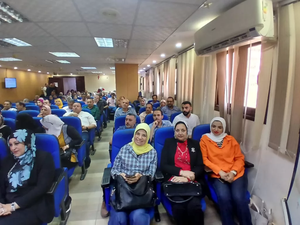 «حمودة الجزار» مؤشرات الأداء المعيار الرئيسي لتقييم المنشآت الصحية ..والكفاءة تحقق رضا المنتفعين 3 - جريدة الجمهورية IMG 20251015 WA0011 - جريدة الجمهورية