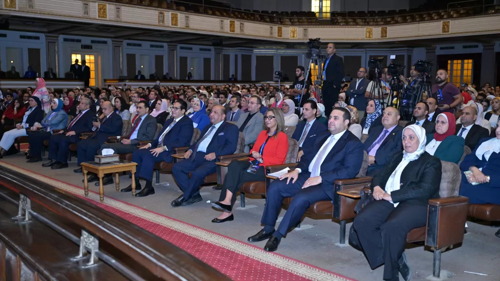 7 توصيات في ختام «مؤتمر جامعة القاهرة »ترسم خارطة طريق للاستفادة من الذكاء الاصطناعي في التنمية والخدمات العامة 5 - جريدة الجمهورية IMG 20251019 WA0053 1 - جريدة الجمهورية