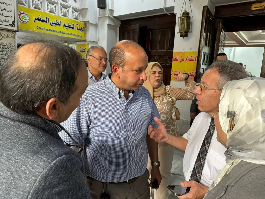 عميد طب قصر العيني يشارك في انتخابات نقابة الأطباء 2 - جريدة الجمهورية WhatsApp Image 2025 10 10 at 7.25.26 PM - جريدة الجمهورية