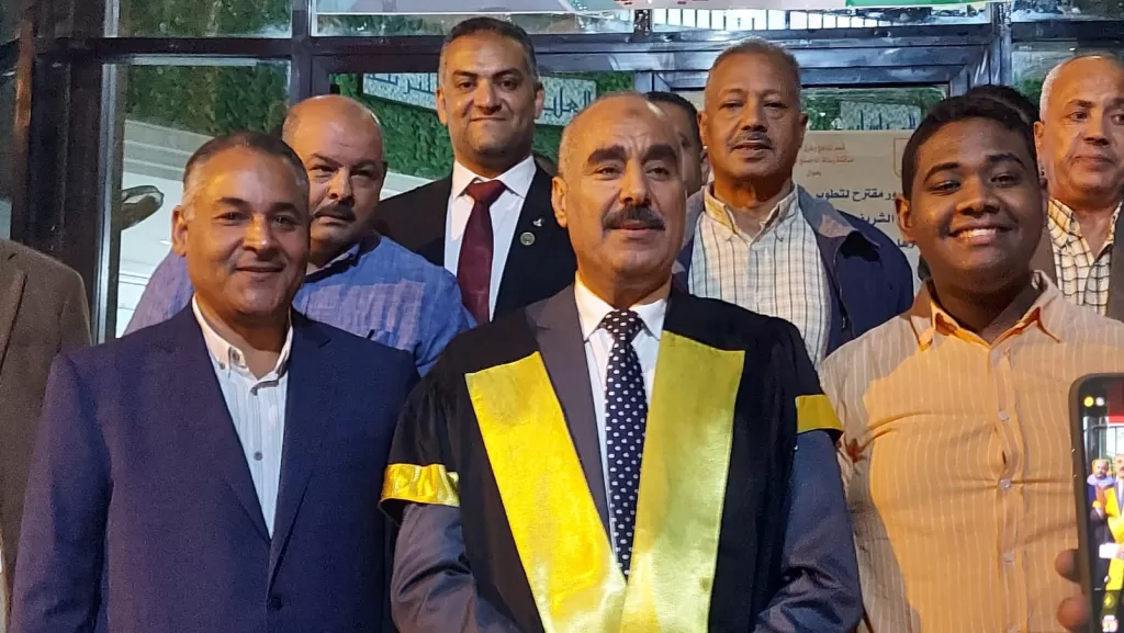 «محمود الفولي» يضيف إنجازًا جديدًا لمسيرته التربوية بنيل الدكتوراه من جامعة القاهرة حول الكتابة العلمية لطلاب STEAM 3 - جريدة الجمهورية WhatsApp Image 2025 10 18 at 4.07.23 PM 3 - جريدة الجمهورية