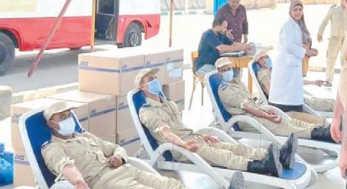 «العين الساهرة» تتبرع بدمائها للمرضى والمصابين