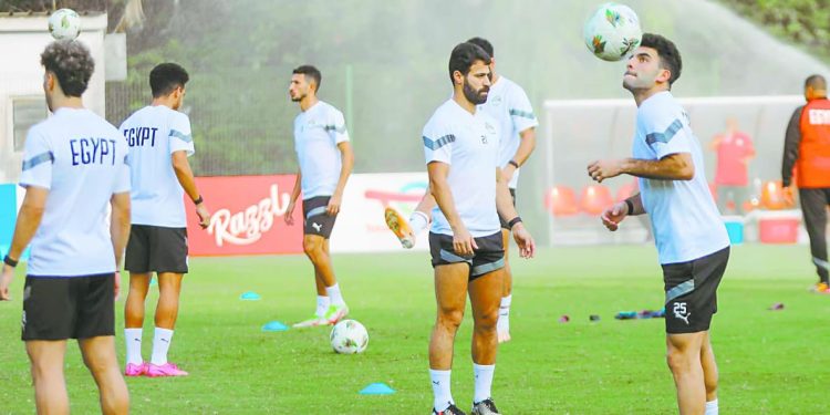 قبل سفره.. صلاح يحفز لاعبى المنتخب 1 - جريدة الجمهورية لقجع والركراكى يضعان مجلس علام فى ورطة