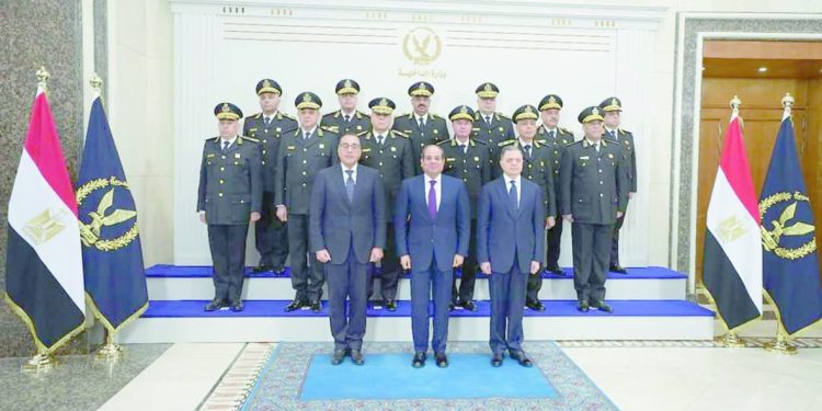 السيسى.. مع د.مدبولى.. وأعضاء المجلس الأعلى للشرطة 
