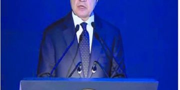 مصر.. ستظل صامدة فى مواجهة المؤامرات والأطماع