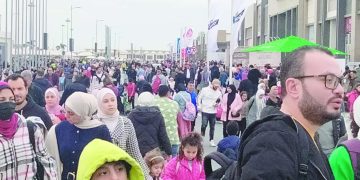إقبال كبير من الجمهور على المعرض.. «من أول يوم»