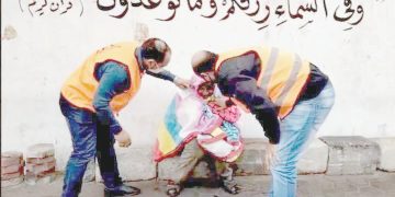 «الجمهورية» ترصـد رحـلة إنقـاذ المشـردين.. والأطفال بلا مأوى إلي دور الرعـــاية.. إنهـا إنسـانية الرئيـس