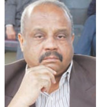 خالد كامل