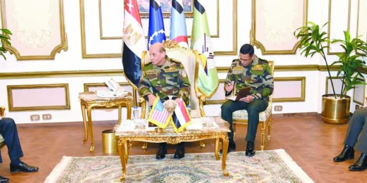 الفريق أول محمد زكى يناقش الأوضاع الراهنة بقطاع غزة 1 - جريدة الجمهورية الفريق أول محمد زكى يناقش الأوضاع الراهنة بقطاع غزة