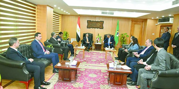 وضع حجر الأساس لأول مصنع للضفائر والأنظمة الكهربائية للسيارات بالفيوم 1 - جريدة الجمهورية وضع حجر الأساس لأول مصنع للضفائر والأنظمة الكهربائية للسيارات بالفيوم