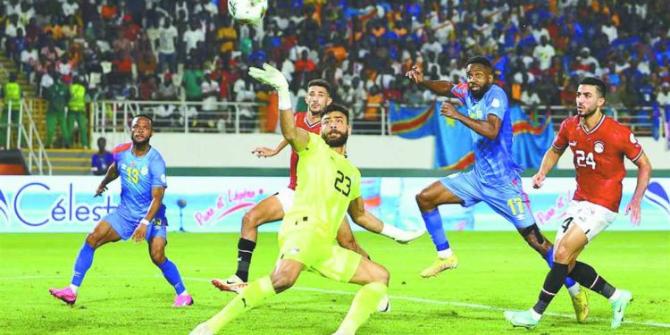 صبحى : الدولة لا تدفع أى رواتب للأجهزة الفنية الأجنبية مهما كان الأمر