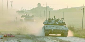 الطائرات الإسرائيلية تستهدف «خان يونس» و«دير البلح» بعشرات الغارات