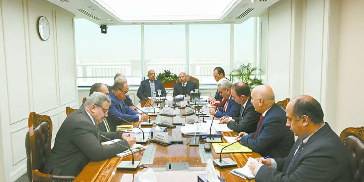 توطين صناعة الأتوبيسات.. وحوافز لتصنيع السيارات