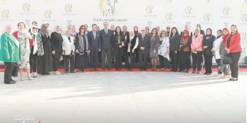 إنسانية الرئيس.. سند  «عظيمات مصر»