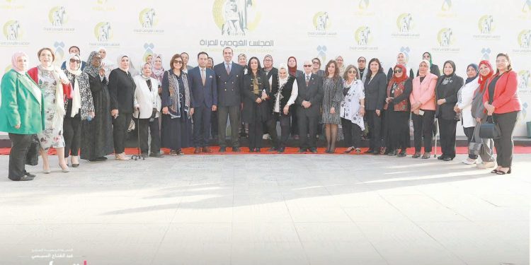 إنسانية الرئيس.. سند  «عظيمات مصر»