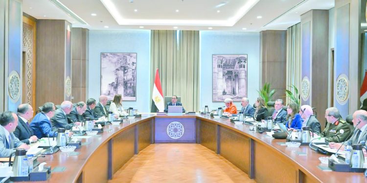 إعادة النظر فى ارتفاعات المبانى والفنادق المحيطة بالأهرامات