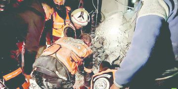 غزة تنزف ضحاياها .. والاحتلال يواصل عدوانه