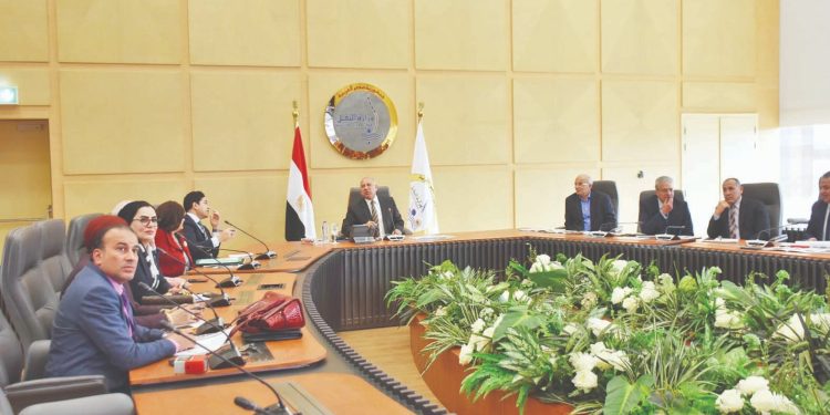 «الوزير» يستعرض مشروعات «النقل» الخدمية والتنموية فى دمياط 1 - جريدة الجمهورية «الوزير» يستعرض مشروعات «النقل» الخدمية والتنموية فى دمياط