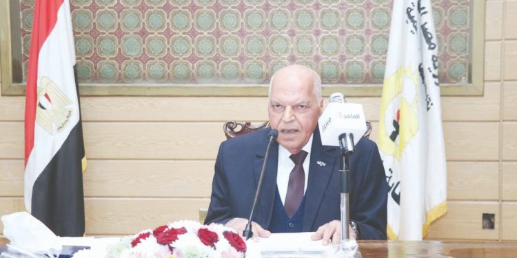 نقيب المعلمين: زيادة الميزة التأمينية للمعلمين إلى 42 ألف جنيه