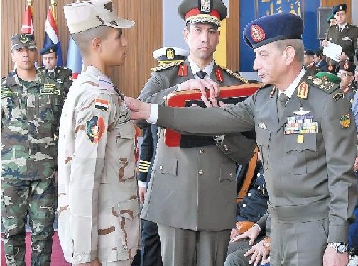 وزير الدفاع فى مصنع الرجال وعرين الأبطال 1 - جريدة الجمهورية وزير الدفاع فى مصنع الرجال وعرين الأبطال