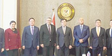 مصر وكازاخستان تبحثان سبل دعم التعاون  بين البلدين