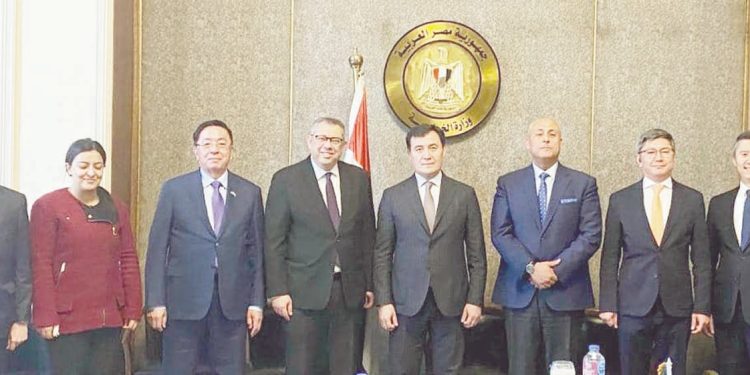 مصر وكازاخستان تبحثان سبل دعم التعاون  بين البلدين 1 - جريدة الجمهورية مصر وكازاخستان تبحثان سبل دعم التعاون  بين البلدين