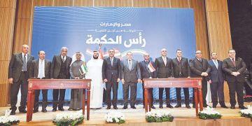  رئيس مجلس الوزراء يشهد التوقيع على «أكبر صفقة فى تاريخ مصر»