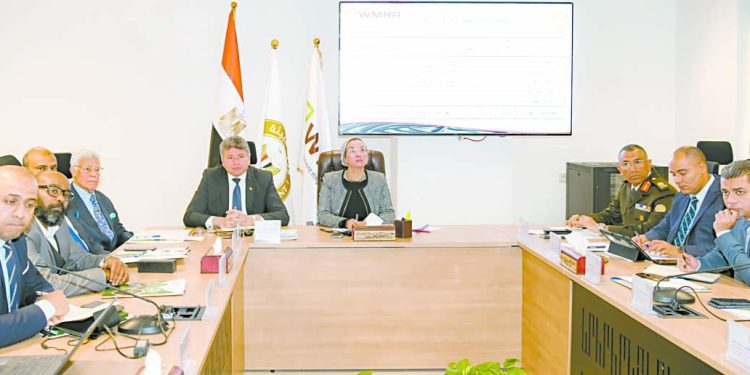 وزيرة البيئة تثمن دور المجلس فى دعم منظومة إدارة المخلفات