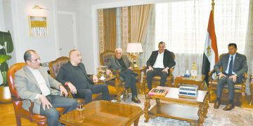 وزير الشباب والرياضة يبحث استعدادات الأهلى والزمالك لنهائى كأس مصر بالسعودية