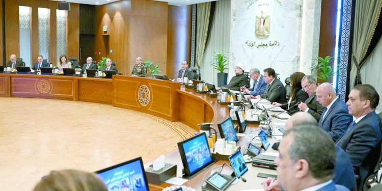 الحكومة توافق على مشروع قرار بتعديل بعض أحكام «الحد الأدنى للأجور» 1 - جريدة الجمهورية الحكومة توافق على مشروع قرار بتعديل بعض أحكام «الحد الأدنى للأجور»