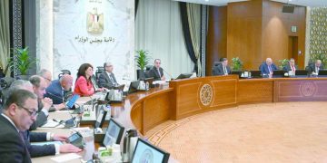 مدبولى يستعرض توجيهات الرئيس.. لدعم «ذوى الهمم»