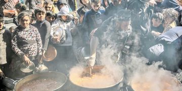 مدبولى: الأولوية للسلع الغذائية والأدوية والأعلاف