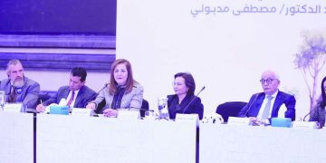 مدبولى: الأولوية للسلع الغذائية والأدوية والأعلاف