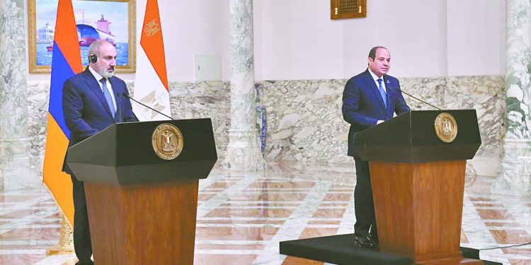 الرئيس السيسى فى مؤتمر صحفى مع رئيس وزراء أرمينيا بعد جلسة مباحثات بقصر الاتحادية 1 - جريدة الجمهورية الرئيس السيسى فى مؤتمر صحفى مع رئيس وزراء أرمينيا بعد جلسة مباحثات بقصر الاتحادية