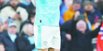 مكافآت خيالية لنجوم الأهلى