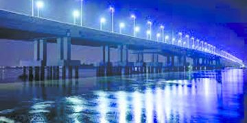 ٢٢ محوراً مرورياً تربط الشرق بالغرب          المواطنون: تنمية الحركة السياحية وإقامة مجتمعات جديدة