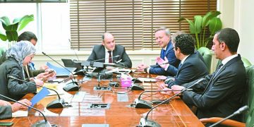 بحث خطة «بوش» للاستثمار والتوسع بالسوق المصرية