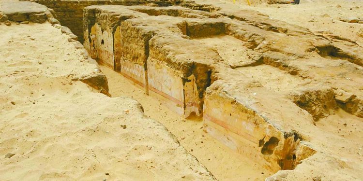 الكشف عن مصطبة من الأسرة الخامسة الفرعونية
