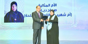 السيسى يرسل «رسائل طمأنة» للشعب.. فى احتفالية يوم المرأة المصرية: