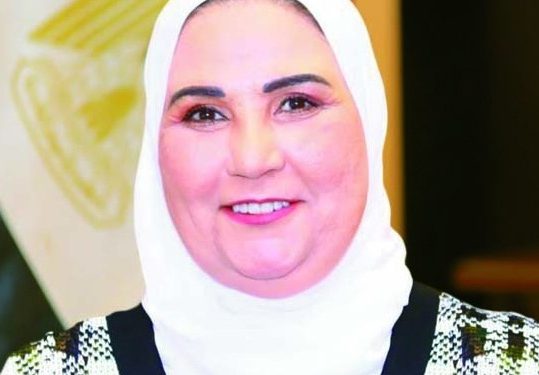 وزيرة التضامن: توزيع كراتين غذائية على الأسر الأولى بالرعاية فى  رمضان 