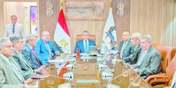 وزير الدولة للإنتاج الحربى يفتتح مركز إدارة الأزمات بالوزارة