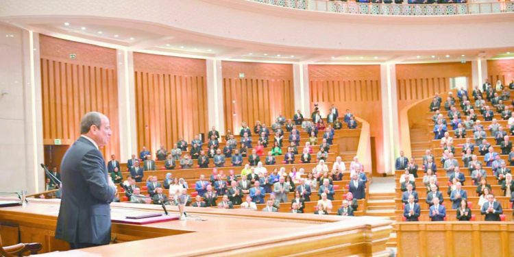 سيمون تترك «صيد العقارب» لتنقذ إنساناً بشنط رمضان