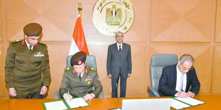 إدارة الإشارة توقع مذكرة تفاهم مع «القابضة لكهرباء مصر»