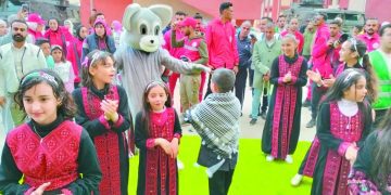 هدايا الرئيس.. فرحة أول يوم