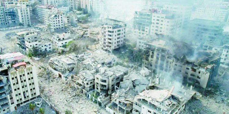 خان يونس.. دمار هائل وقنابل غير منفجرة بالطرق تزن ألف رطل 1 - جريدة الجمهورية خان يونس.. دمار هائل وقنابل غير منفجرة بالطرق تزن ألف رطل