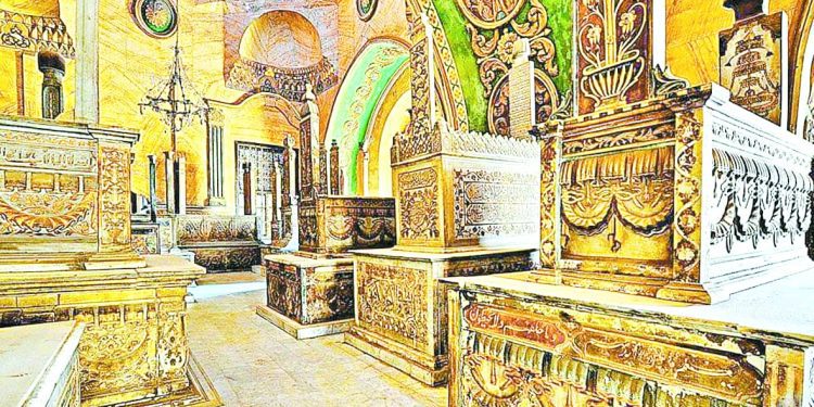 ترميم مقابر ملوك وسلاطين مصر فى «حوش الباشا» 1 - جريدة الجمهورية قمة الكبار.. ساخنة نار