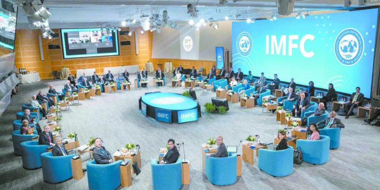 مصر تعرض رؤيتها للتعامل مع التحديات العالمية فى اجتماعات صندوق النقد والبنك الدوليين .. ومجموعة العشرين 1 - جريدة الجمهورية قمة الكبار.. ساخنة نار